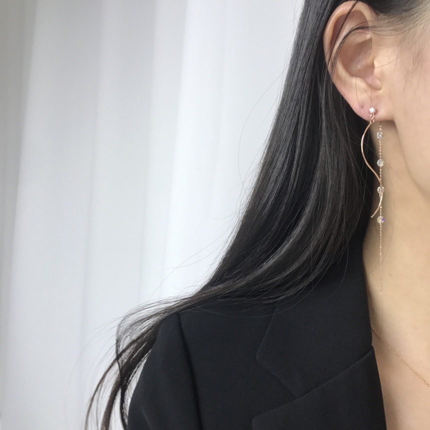 <b><p>silver 925 Sr fing High quality Drop Swavski</p></b><b><p>シルバー 925 ウンチム 高クオリティ ドロップ スワロフスキー ストーン イヤリング</p></b><br /><br /><p align='center'>