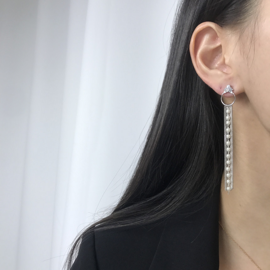 <b><p>silver 925 Sr fing High quality Drop Swavski</p></b><b><p>シルバー 925 ウンチム 高クオリティ ドロップ スワロフスキー ストーン イヤリング</p></b><br /><br /><p align='center'>