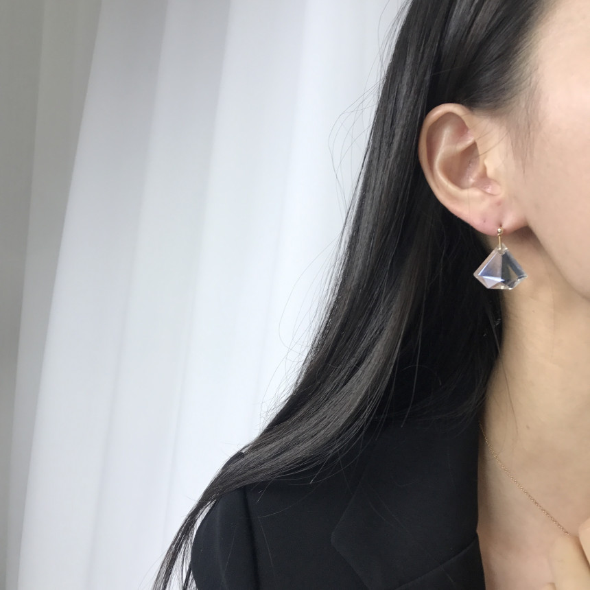 <b><p>natural cryst Modified Dp earring ther-Daughter</p></b><b><p>天然 クリスタル 修正 ドロップ イヤリング 螺鈿 16種 オンバル ツーウェイ</p></b><br /><br /><p align='center'>