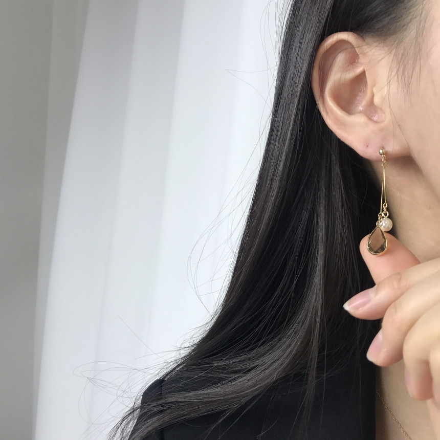 <b><p>natural cryst Modified Dp earring ther-Daughter</p></b><b><p>天然 クリスタル 修正 ドロップ イヤリング 螺鈿 16種 オンバル ツーウェイ</p></b><br /><br /><p align='center'>