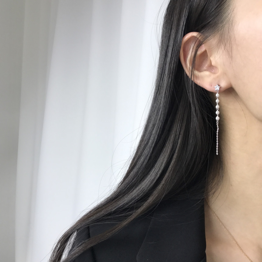 <b><p>silver 925 Sr fing High quality Drop Swavski</p></b><b><p>シルバー 925 ウンチム 高クオリティ ドロップ スワロフスキー ストーン イヤリング</p></b><br /><br /><p align='center'>