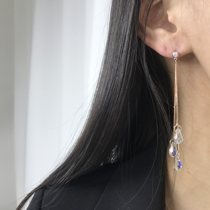 <b><p>silver 925 Sr fing High quality Drop Swavski</p></b><b><p>シルバー 925 ウンチム 高クオリティ ドロップ スワロフスキー ストーン イヤリング</p></b><br /><br /><p align='center'>