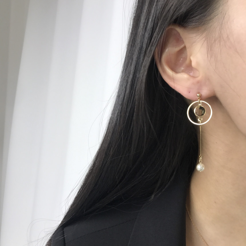 <b><p>natural cryst Modified Dp earring ther-Daughter</p></b><b><p>天然 クリスタル 修正 ドロップ イヤリング 螺鈿 16種 オンバル ツーウェイ</p></b><br /><br /><p align='center'>