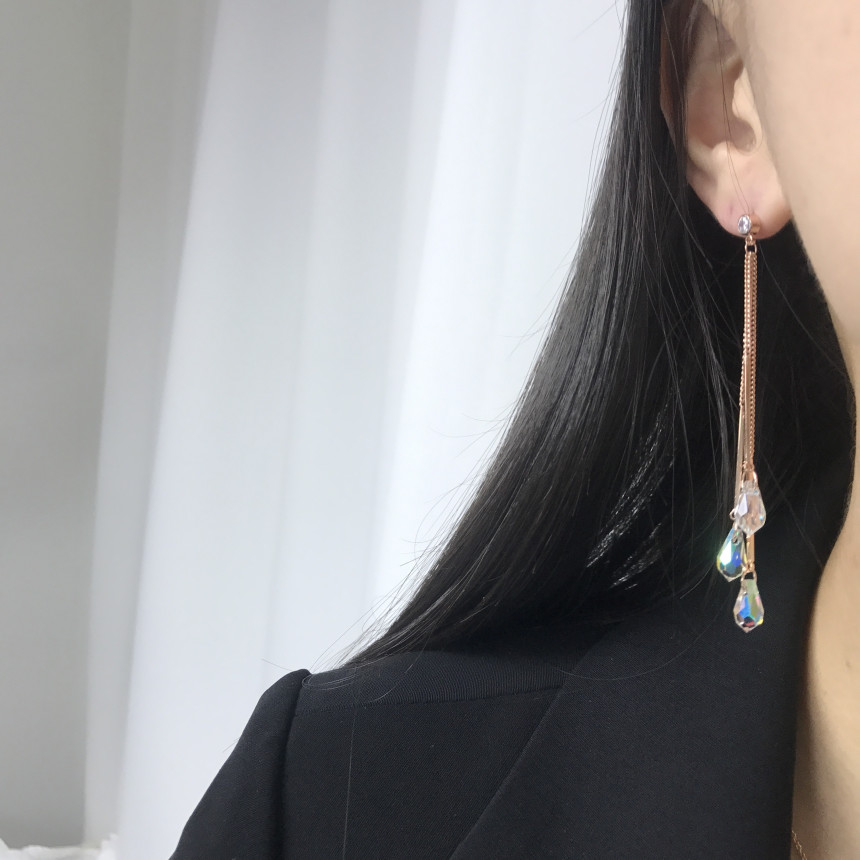 <b><p>silver 925 Sr fing High quality Drop Swavski</p></b><b><p>シルバー 925 ウンチム 高クオリティ ドロップ スワロフスキー ストーン イヤリング</p></b><br /><br /><p align='center'>