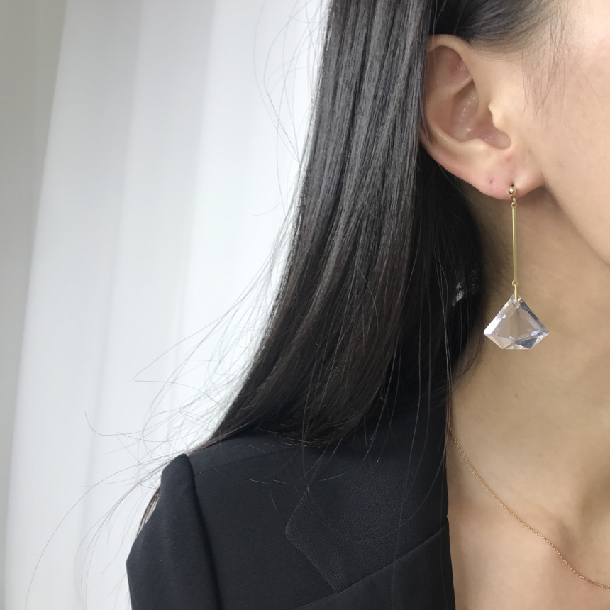 <b><p>natural cryst Modified Dp earring ther-Daughter</p></b><b><p>天然 クリスタル 修正 ドロップ イヤリング 螺鈿 16種 オンバル ツーウェイ</p></b><br /><br /><p align='center'>