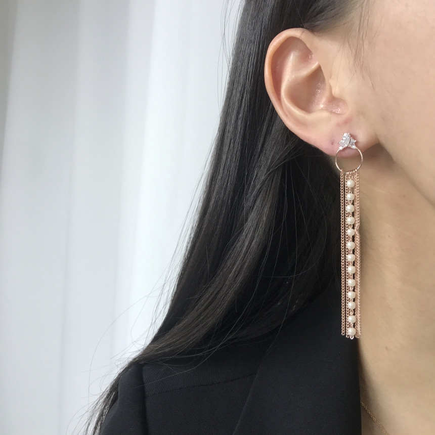 <b><p>silver 925 Sr fing High quality Drop Swavski</p></b><b><p>シルバー 925 ウンチム 高クオリティ ドロップ スワロフスキー ストーン イヤリング</p></b><br /><br /><p align='center'>