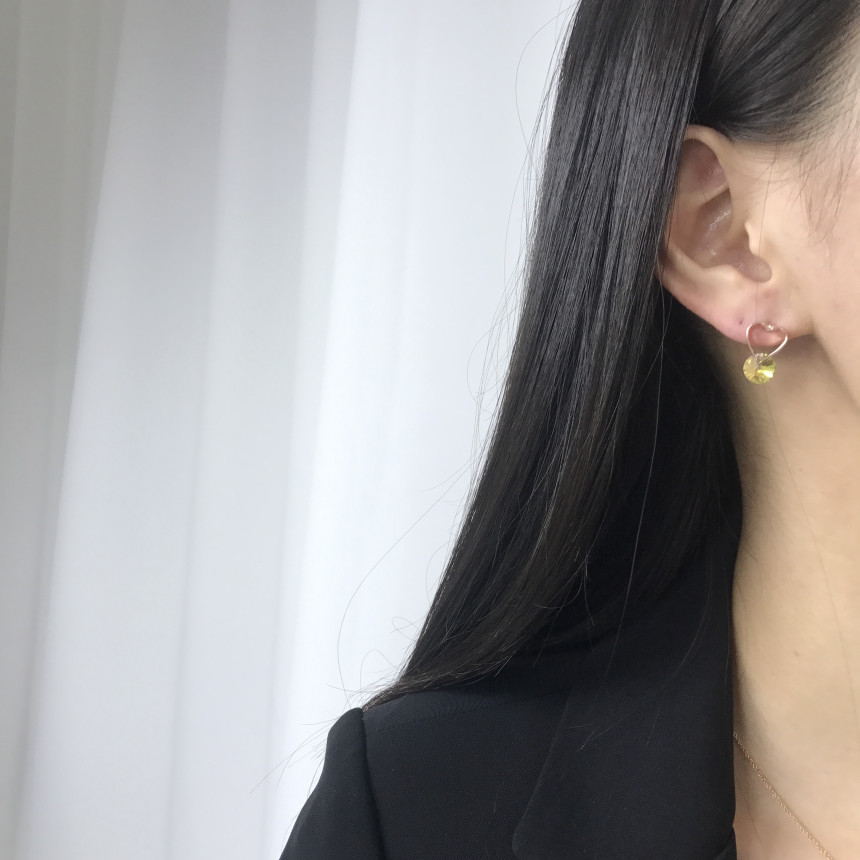 <b><p>silver 925 Sr fing High quality Drop Swavski</p></b><b><p>シルバー 925 ウンチム 高クオリティ ドロップ スワロフスキー ストーン イヤリング</p></b><br /><br /><p align='center'>