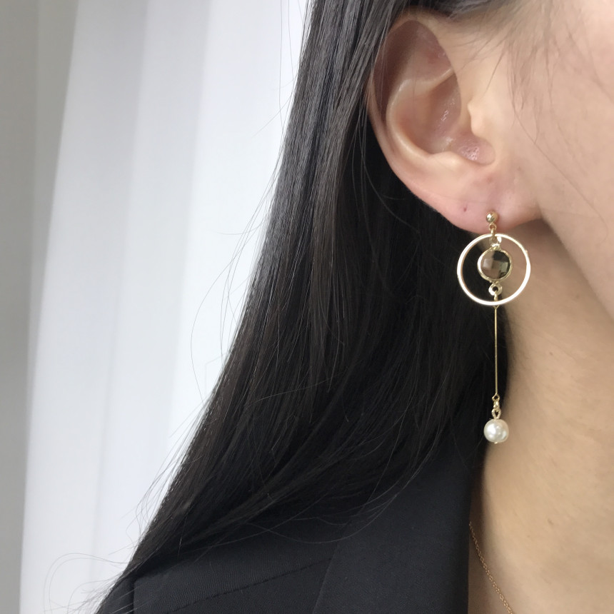 <b><p>natural cryst Modified Dp earring ther-Daughter</p></b><b><p>天然 クリスタル 修正 ドロップ イヤリング 螺鈿 16種 オンバル ツーウェイ</p></b><br /><br /><p align='center'>