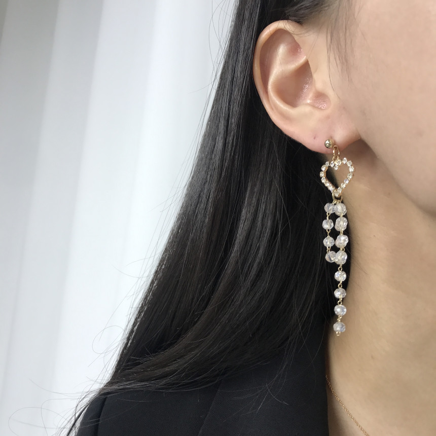 <b><p>natural cryst Modified Dp earring ther-Daughter</p></b><b><p>天然 クリスタル 修正 ドロップ イヤリング 螺鈿 16種 オンバル ツーウェイ</p></b><br /><br /><p align='center'>