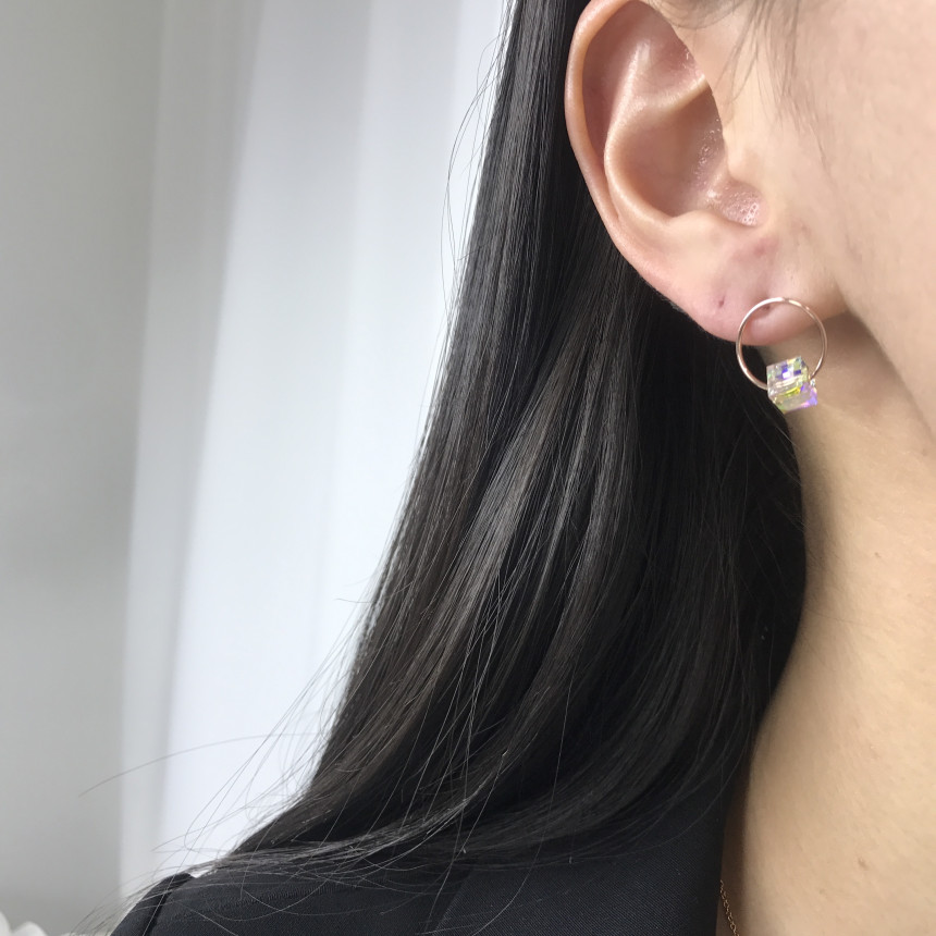 <b><p>silver 925 Sr fing High quality Drop Swavski</p></b><b><p>シルバー 925 ウンチム 高クオリティ ドロップ スワロフスキー ストーン イヤリング</p></b><br /><br /><p align='center'>