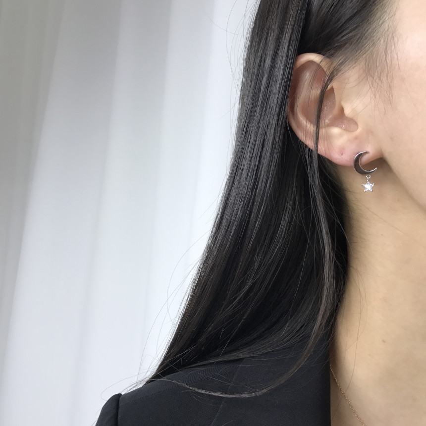 <b><p>silver 925 Sr fing High quality Drop Swavski</p></b><b><p>シルバー 925 ウンチム 高クオリティ ドロップ スワロフスキー ストーン イヤリング</p></b><br /><br /><p align='center'>