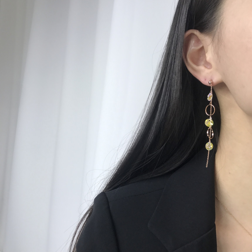 <b><p>silver 925 Sr fing High quality Drop Swavski</p></b><b><p>シルバー 925 ウンチム 高クオリティ ドロップ スワロフスキー ストーン イヤリング</p></b><br /><br /><p align='center'>