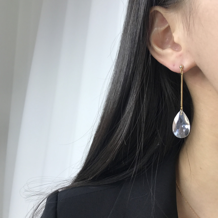 <b><p>natural cryst Modified Dp earring ther-Daughter</p></b><b><p>天然 クリスタル 修正 ドロップ イヤリング 螺鈿 16種 オンバル ツーウェイ</p></b><br /><br /><p align='center'>