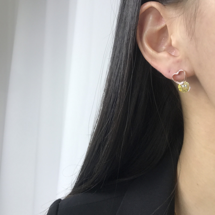 <b><p>silver 925 Sr fing High quality Drop Swavski</p></b><b><p>シルバー 925 ウンチム 高クオリティ ドロップ スワロフスキー ストーン イヤリング</p></b><br /><br /><p align='center'>