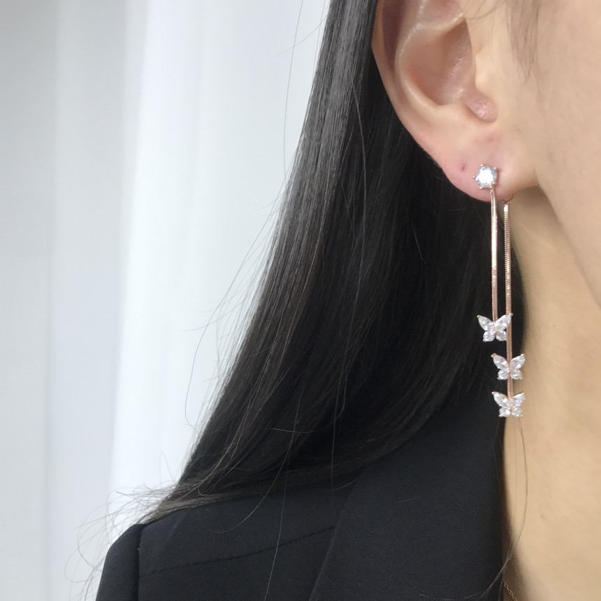 <b><p>silver 925 Sr fing High quality Drop Swavski</p></b><b><p>シルバー 925 ウンチム 高クオリティ ドロップ スワロフスキー ストーン イヤリング</p></b><br /><br /><p align='center'>