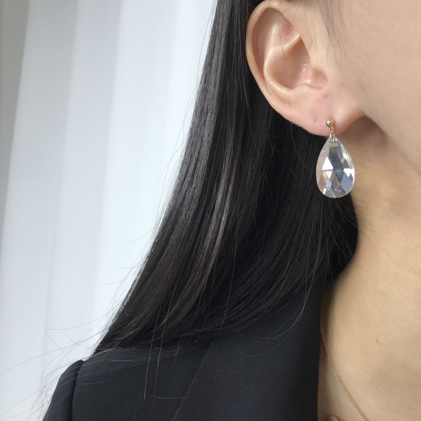 <b><p>natural cryst Modified Dp earring ther-Daughter</p></b><b><p>天然 クリスタル 修正 ドロップ イヤリング 螺鈿 16種 オンバル ツーウェイ</p></b><br /><br /><p align='center'>