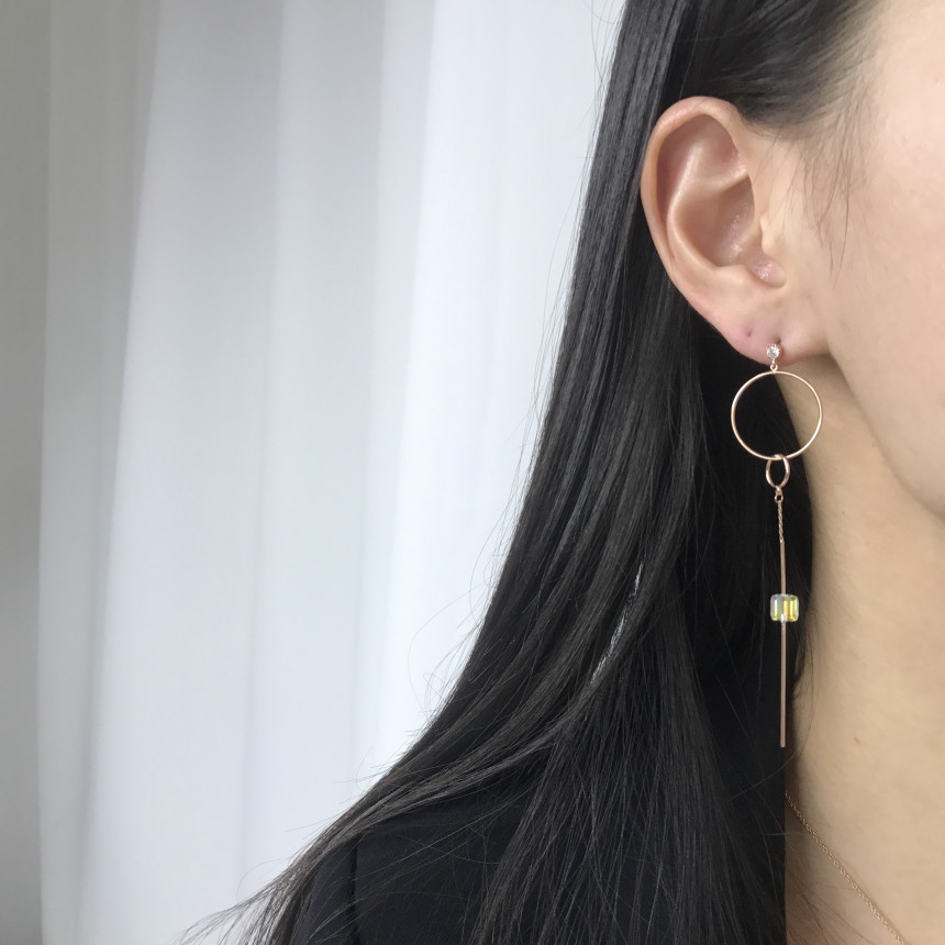 <b><p>silver 925 Sr fing High quality Drop Swavski</p></b><b><p>シルバー 925 ウンチム 高クオリティ ドロップ スワロフスキー ストーン イヤリング</p></b><br /><br /><p align='center'>