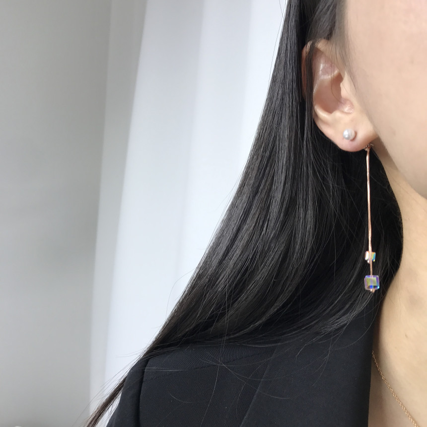 <b><p>silver 925 Sr fing High quality Drop Swavski</p></b><b><p>シルバー 925 ウンチム 高クオリティ ドロップ スワロフスキー ストーン イヤリング</p></b><br /><br /><p align='center'>