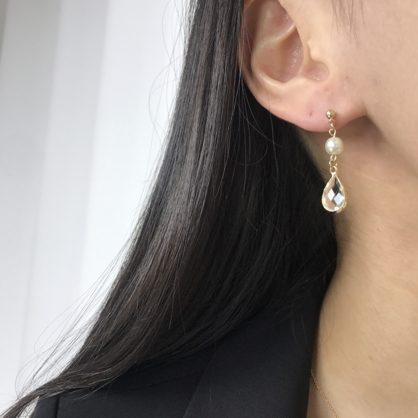 <b><p>natural cryst Modified Dp earring ther-Daughter</p></b><b><p>天然 クリスタル 修正 ドロップ イヤリング 螺鈿 16種 オンバル ツーウェイ</p></b><br /><br /><p align='center'>