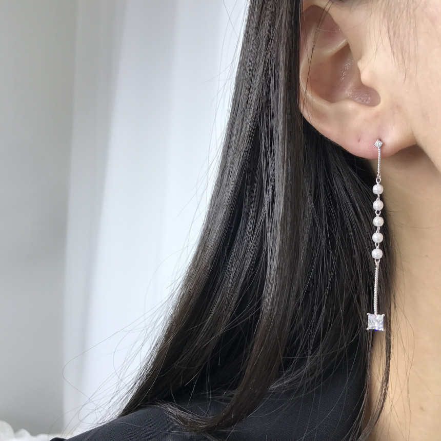 <b><p>silver 925 Sr fing High quality Drop Swavski</p></b><b><p>シルバー 925 ウンチム 高クオリティ ドロップ スワロフスキー ストーン イヤリング</p></b><br /><br /><p align='center'>