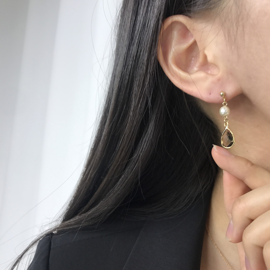 <b><p>natural cryst Modified Dp earring ther-Daughter</p></b><b><p>天然 クリスタル 修正 ドロップ イヤリング 螺鈿 16種 オンバル ツーウェイ</p></b><br /><br /><p align='center'>