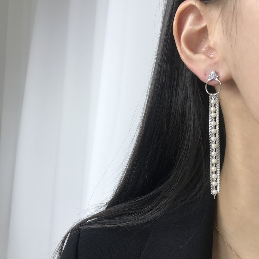 <b><p>silver 925 Sr fing High quality Drop Swavski</p></b><b><p>シルバー 925 ウンチム 高クオリティ ドロップ スワロフスキー ストーン イヤリング</p></b><br /><br /><p align='center'>