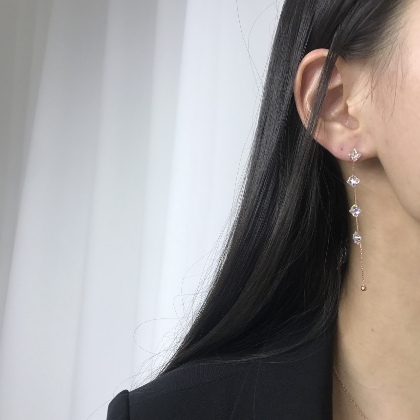 <b><p>silver 925 Sr fing High quality Drop Swavski</p></b><b><p>シルバー 925 ウンチム 高クオリティ ドロップ スワロフスキー ストーン イヤリング</p></b><br /><br /><p align='center'>