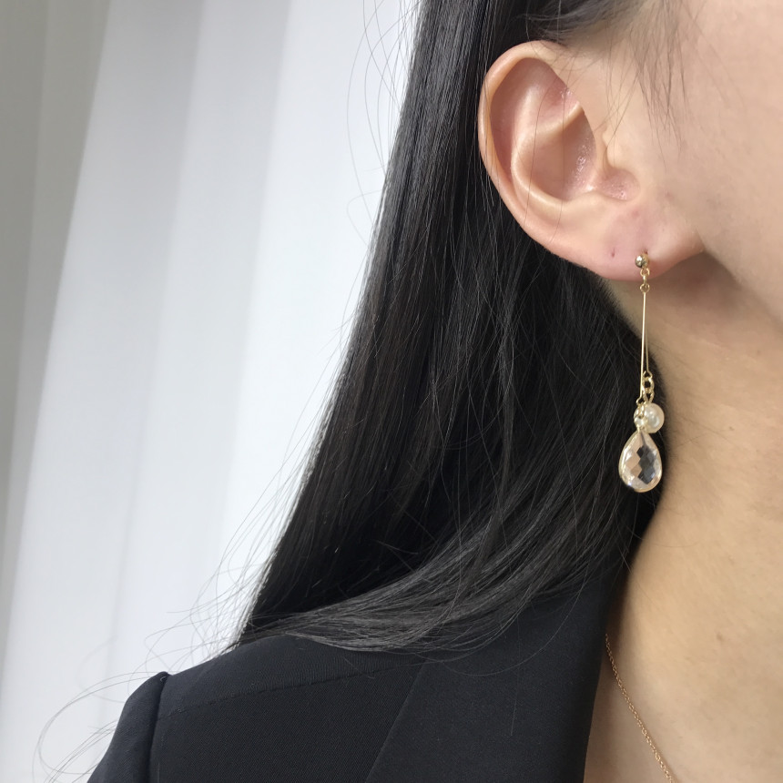 <b><p>natural cryst Modified Dp earring ther-Daughter</p></b><b><p>天然 クリスタル 修正 ドロップ イヤリング 螺鈿 16種 オンバル ツーウェイ</p></b><br /><br /><p align='center'>