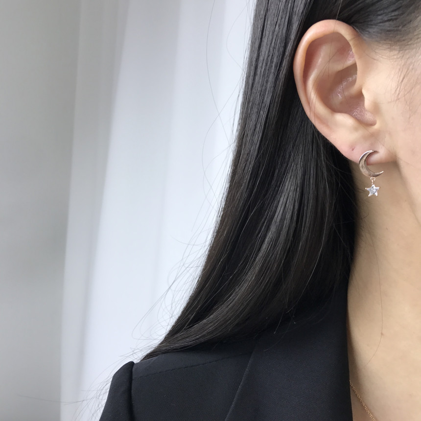 <b><p>silver 925 Sr fing High quality Drop Swavski</p></b><b><p>シルバー 925 ウンチム 高クオリティ ドロップ スワロフスキー ストーン イヤリング</p></b><br /><br /><p align='center'>