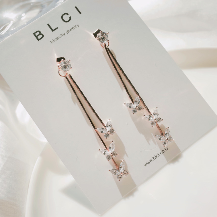 <b><p>silver 925 Sr fing High quality Drop Swavski</p></b><b><p>シルバー 925 ウンチム 高クオリティ ドロップ スワロフスキー ストーン イヤリング</p></b><br /><br /><p align='center'>