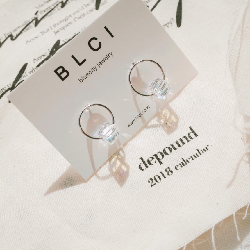 <b><p>silver 925 Sr fing High quality Drop Swavski</p></b><b><p>シルバー 925 ウンチム 高クオリティ ドロップ スワロフスキー ストーン イヤリング</p></b><br /><br /><p align='center'>