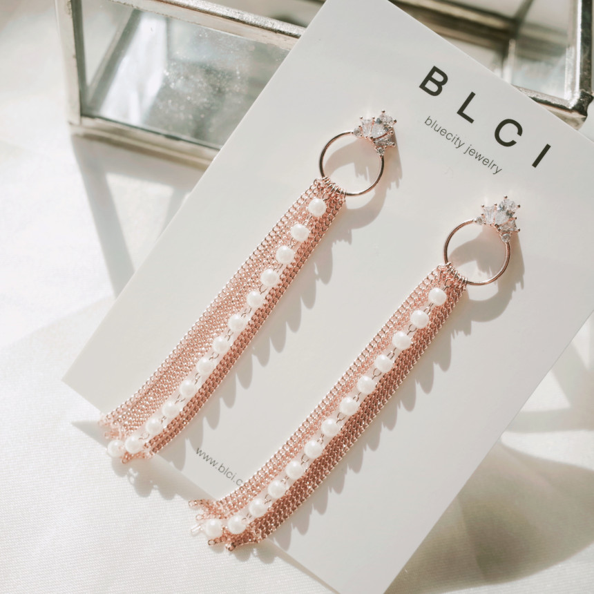 <b><p>silver 925 Sr fing High quality Drop Swavski</p></b><b><p>シルバー 925 ウンチム 高クオリティ ドロップ スワロフスキー ストーン イヤリング</p></b><br /><br /><p align='center'>