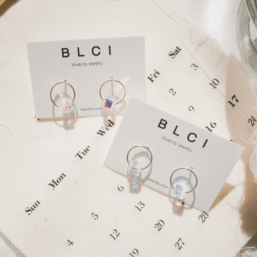 <b><p>silver 925 Sr fing High quality Drop Swavski</p></b><b><p>シルバー 925 ウンチム 高クオリティ ドロップ スワロフスキー ストーン イヤリング</p></b><br /><br /><p align='center'>