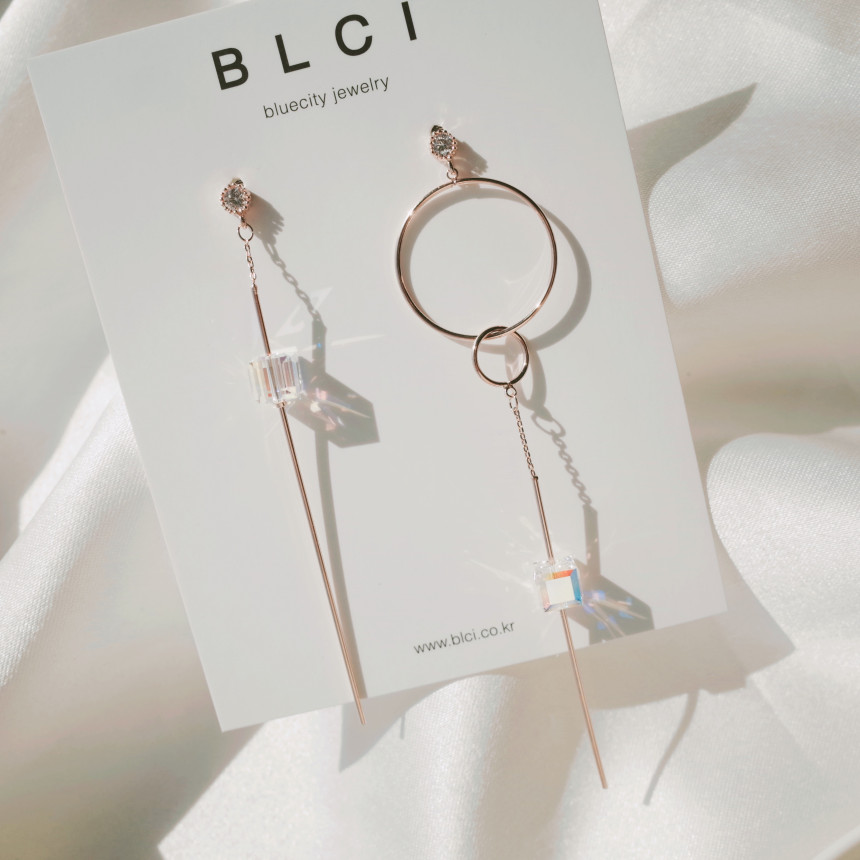 <b><p>silver 925 Sr fing High quality Drop Swavski</p></b><b><p>シルバー 925 ウンチム 高クオリティ ドロップ スワロフスキー ストーン イヤリング</p></b><br /><br /><p align='center'>