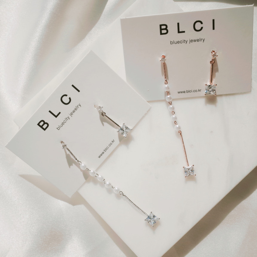 <b><p>silver 925 Sr fing High quality Drop Swavski</p></b><b><p>シルバー 925 ウンチム 高クオリティ ドロップ スワロフスキー ストーン イヤリング</p></b><br /><br /><p align='center'>