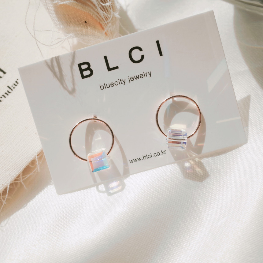 <b><p>silver 925 Sr fing High quality Drop Swavski</p></b><b><p>シルバー 925 ウンチム 高クオリティ ドロップ スワロフスキー ストーン イヤリング</p></b><br /><br /><p align='center'>