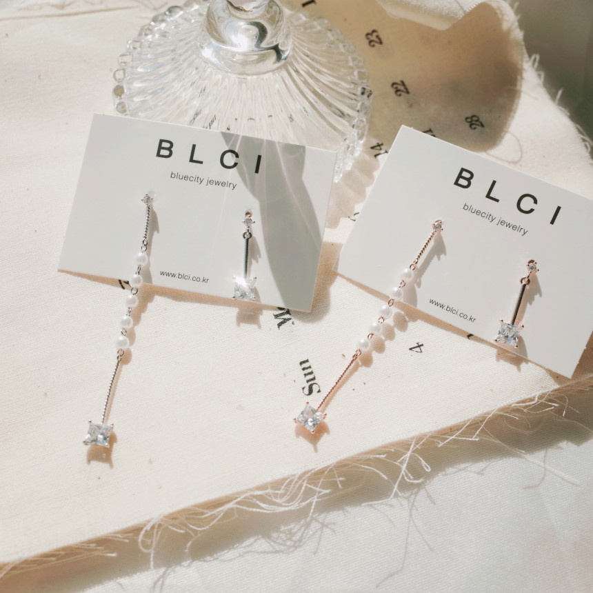 <b><p>silver 925 Sr fing High quality Drop Swavski</p></b><b><p>シルバー 925 ウンチム 高クオリティ ドロップ スワロフスキー ストーン イヤリング</p></b><br /><br /><p align='center'>