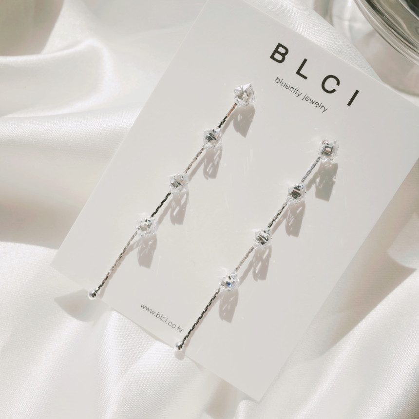 <b><p>silver 925 Sr fing High quality Drop Swavski</p></b><b><p>シルバー 925 ウンチム 高クオリティ ドロップ スワロフスキー ストーン イヤリング</p></b><br /><br /><p align='center'>