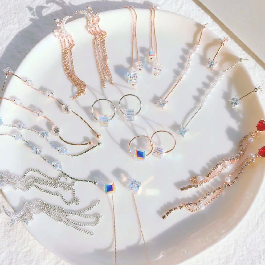 <b><p>silver 925 Sr fing High quality Drop Swavski</p></b><b><p>シルバー 925 ウンチム 高クオリティ ドロップ スワロフスキー ストーン イヤリング</p></b><br /><br /><p align='center'>