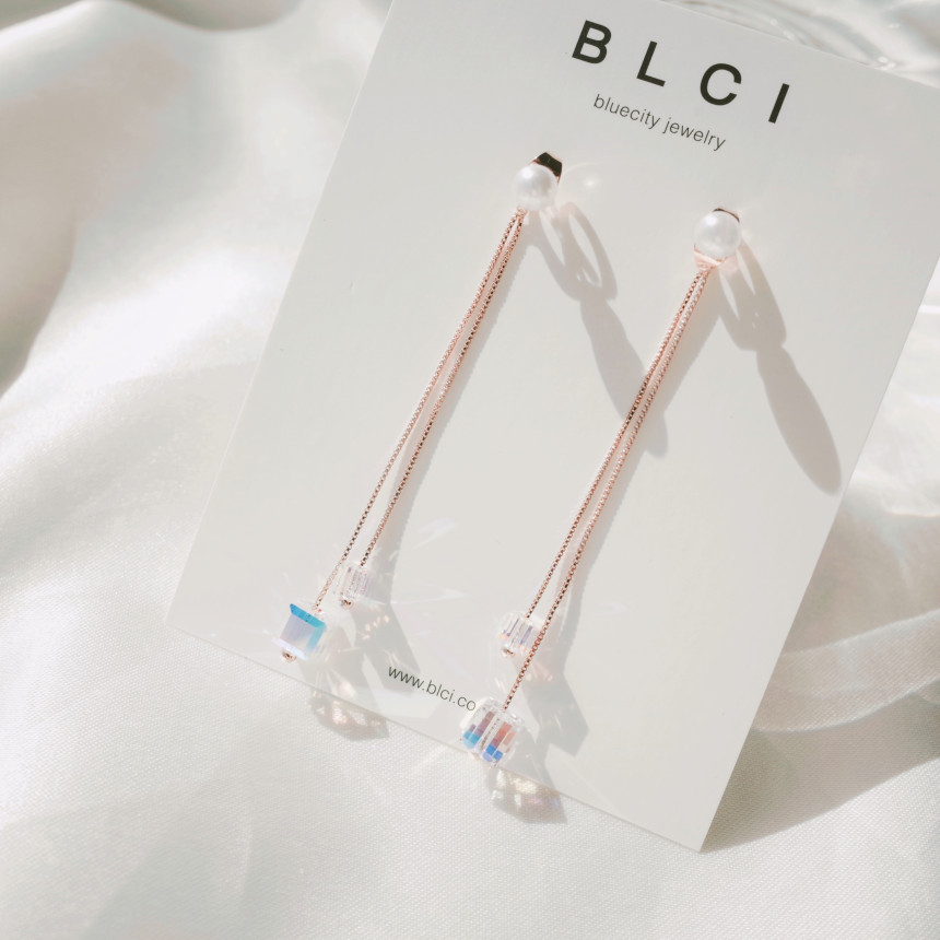 <b><p>silver 925 Sr fing High quality Drop Swavski</p></b><b><p>シルバー 925 ウンチム 高クオリティ ドロップ スワロフスキー ストーン イヤリング</p></b><br /><br /><p align='center'>