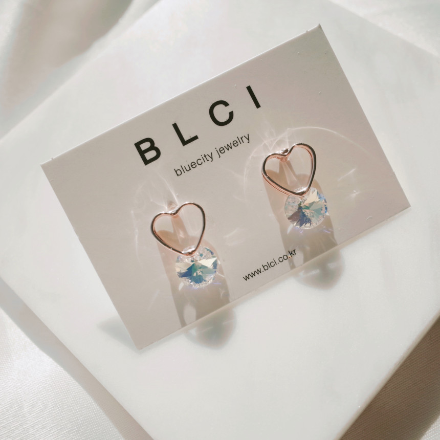 <b><p>silver 925 Sr fing High quality Drop Swavski</p></b><b><p>シルバー 925 ウンチム 高クオリティ ドロップ スワロフスキー ストーン イヤリング</p></b><br /><br /><p align='center'>