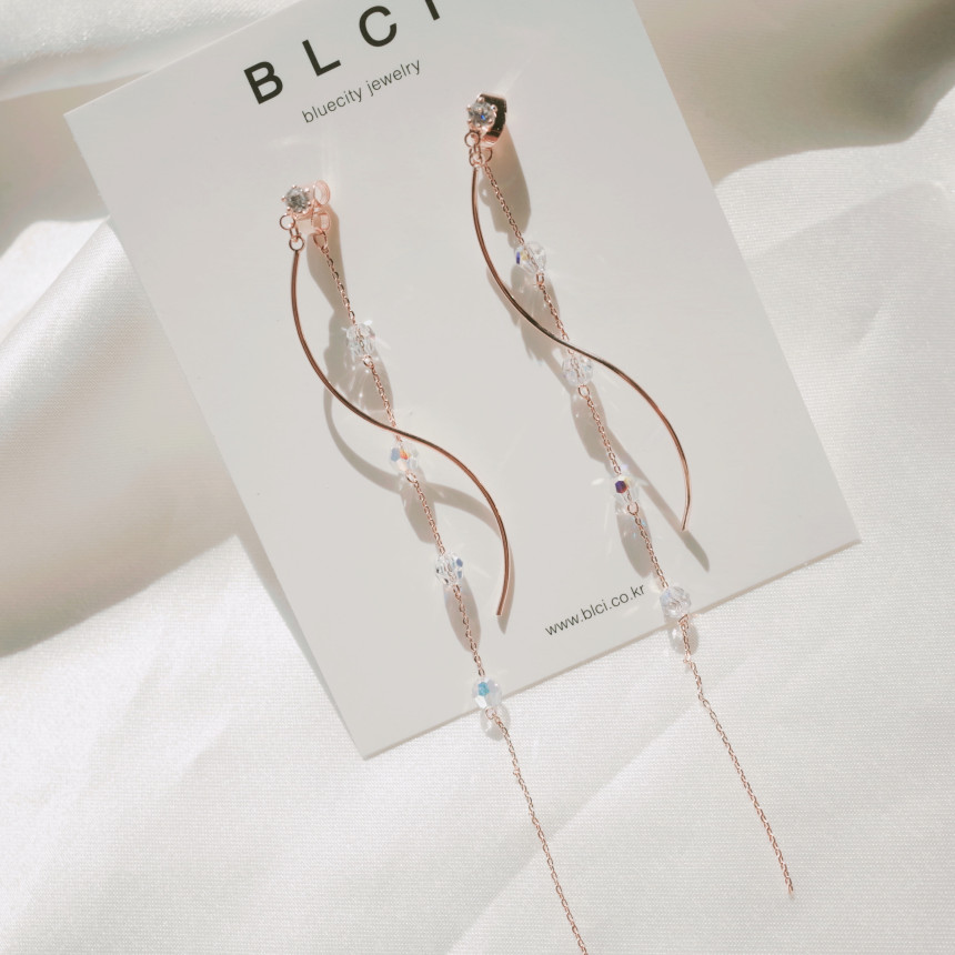 <b><p>silver 925 Sr fing High quality Drop Swavski</p></b><b><p>シルバー 925 ウンチム 高クオリティ ドロップ スワロフスキー ストーン イヤリング</p></b><br /><br /><p align='center'>