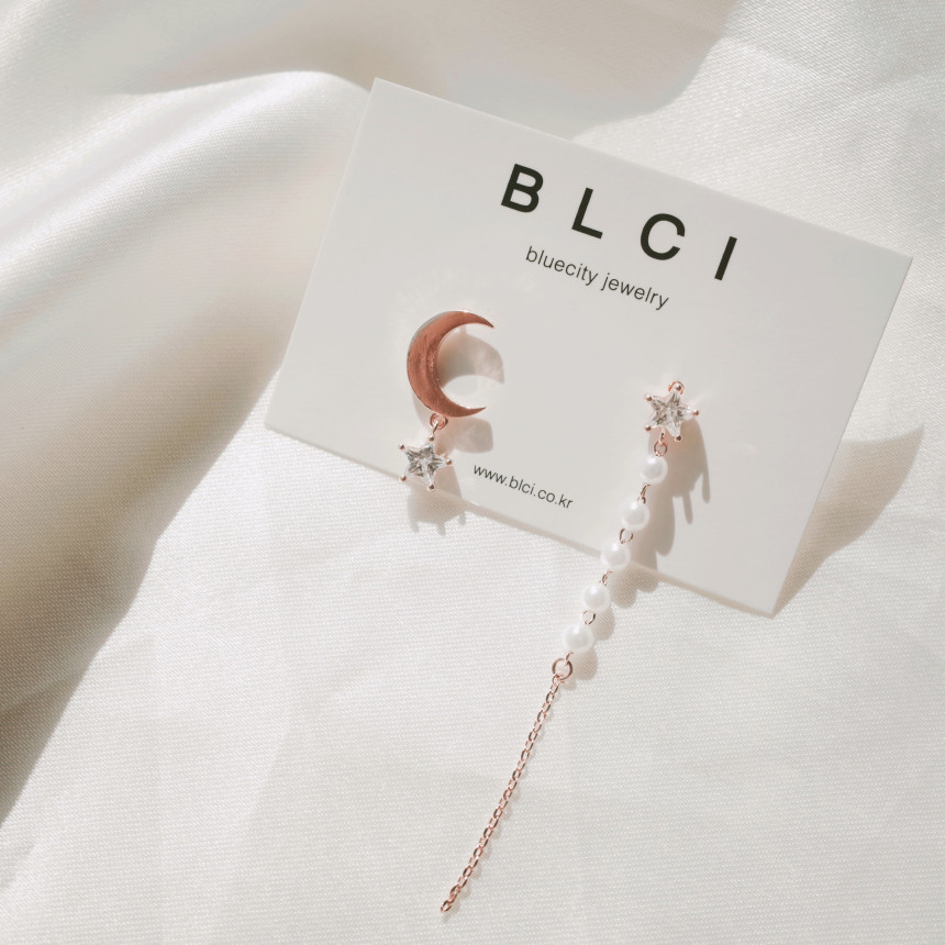 <b><p>silver 925 Sr fing High quality Drop Swavski</p></b><b><p>シルバー 925 ウンチム 高クオリティ ドロップ スワロフスキー ストーン イヤリング</p></b><br /><br /><p align='center'>