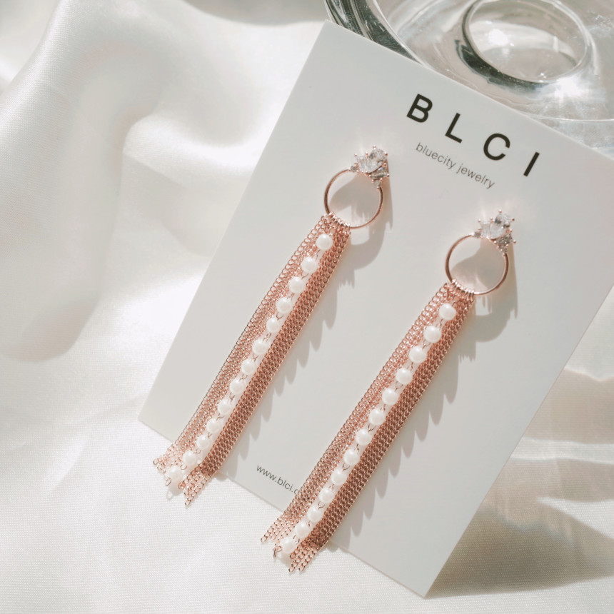 <b><p>silver 925 Sr fing High quality Drop Swavski</p></b><b><p>シルバー 925 ウンチム 高クオリティ ドロップ スワロフスキー ストーン イヤリング</p></b><br /><br /><p align='center'>