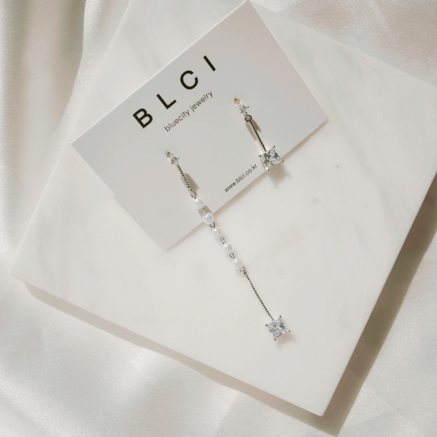 <b><p>silver 925 Sr fing High quality Drop Swavski</p></b><b><p>シルバー 925 ウンチム 高クオリティ ドロップ スワロフスキー ストーン イヤリング</p></b><br /><br /><p align='center'>