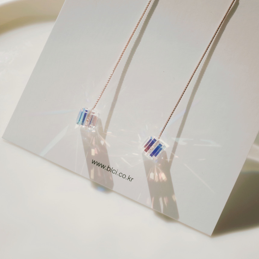 <b><p>silver 925 Sr fing High quality Drop Swavski</p></b><b><p>シルバー 925 ウンチム 高クオリティ ドロップ スワロフスキー ストーン イヤリング</p></b><br /><br /><p align='center'>