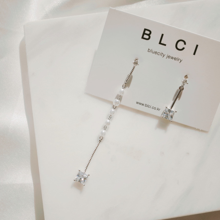 <b><p>silver 925 Sr fing High quality Drop Swavski</p></b><b><p>シルバー 925 ウンチム 高クオリティ ドロップ スワロフスキー ストーン イヤリング</p></b><br /><br /><p align='center'>