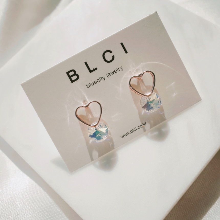 <b><p>silver 925 Sr fing High quality Drop Swavski</p></b><b><p>シルバー 925 ウンチム 高クオリティ ドロップ スワロフスキー ストーン イヤリング</p></b><br /><br /><p align='center'>