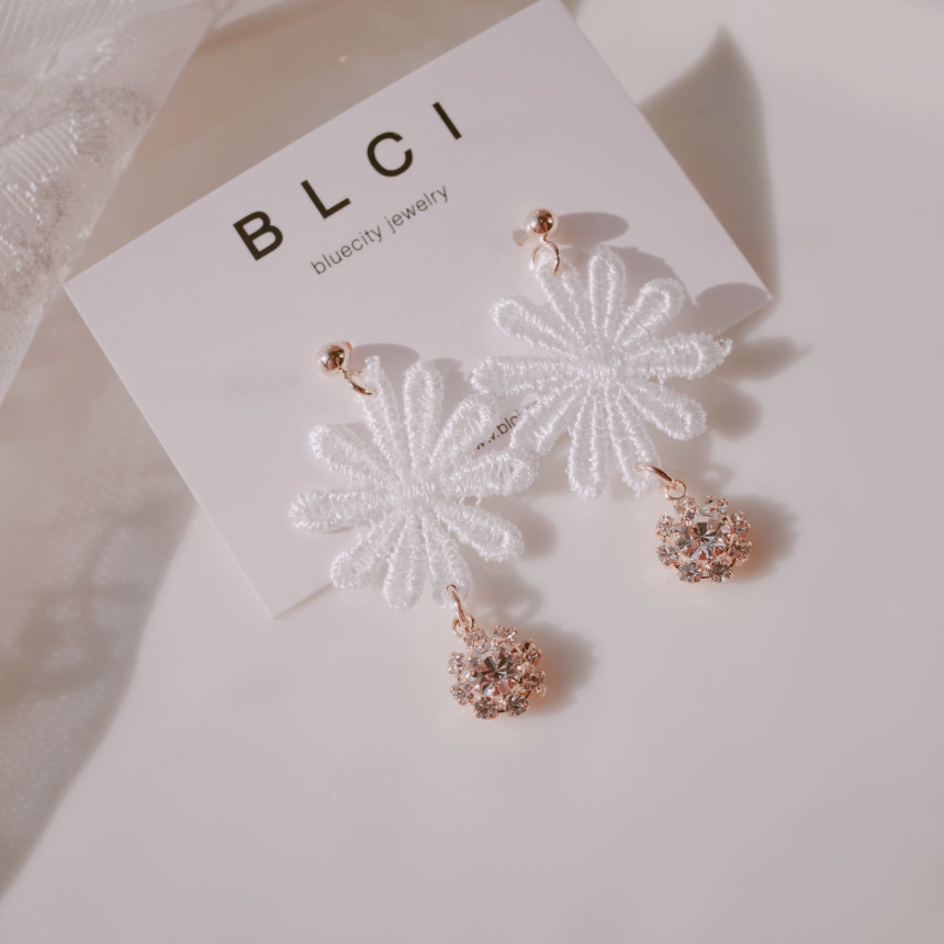 <b><p>Advanced ra earring Chiffon Dp flower sp</p></b><b><p>高級 レース イヤリング シフォン ドロップ フラワー 春 リボン 26種 おすすめ</p></b><br /><br /><p align='center'>