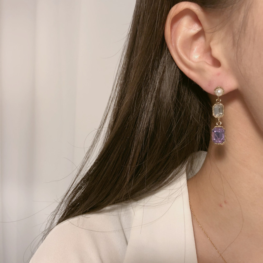 <b><p>Possible eaves 2018 Pantone trend color Viot</p></b><b><p>グィチ可能 2018年 パントン トレンド カラー バイオレット ドロップ イヤリング</p></b><br /><br /><p align='center'>